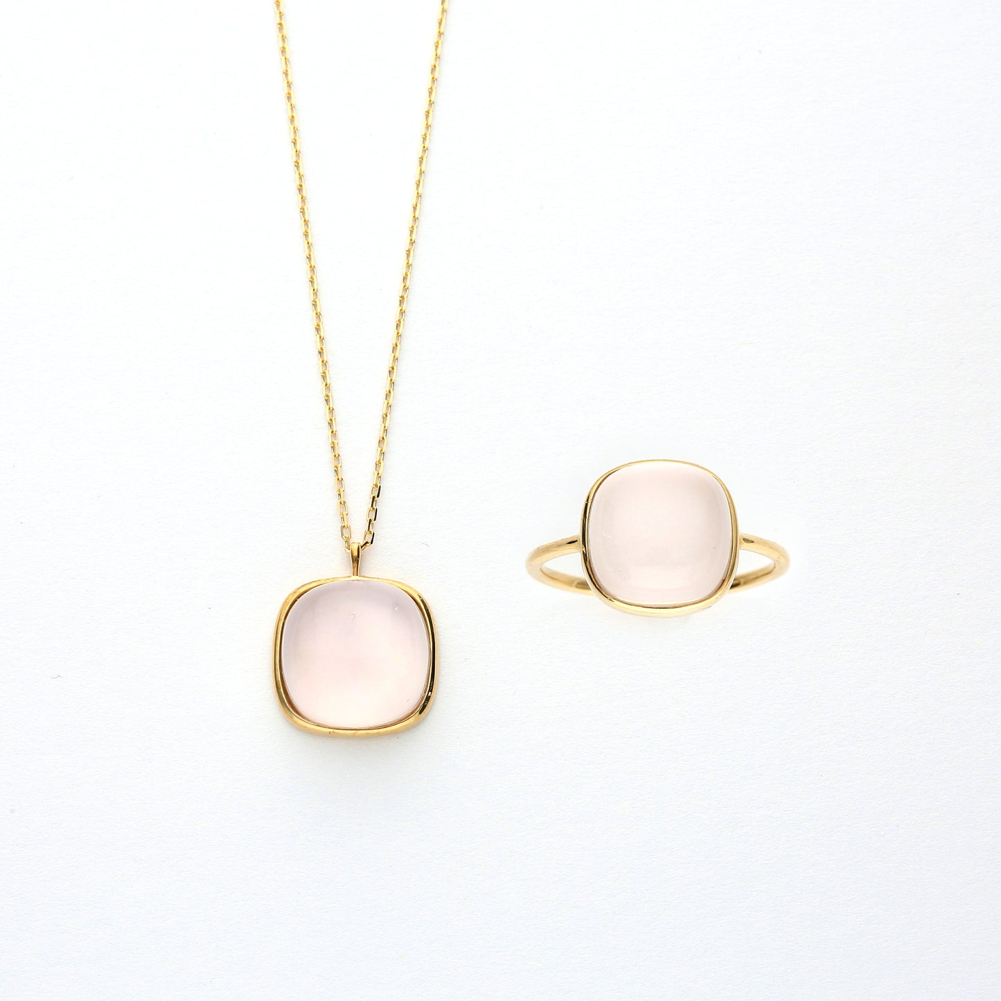 18 Karat Gold/Rose Quartz Ring (36-2314)